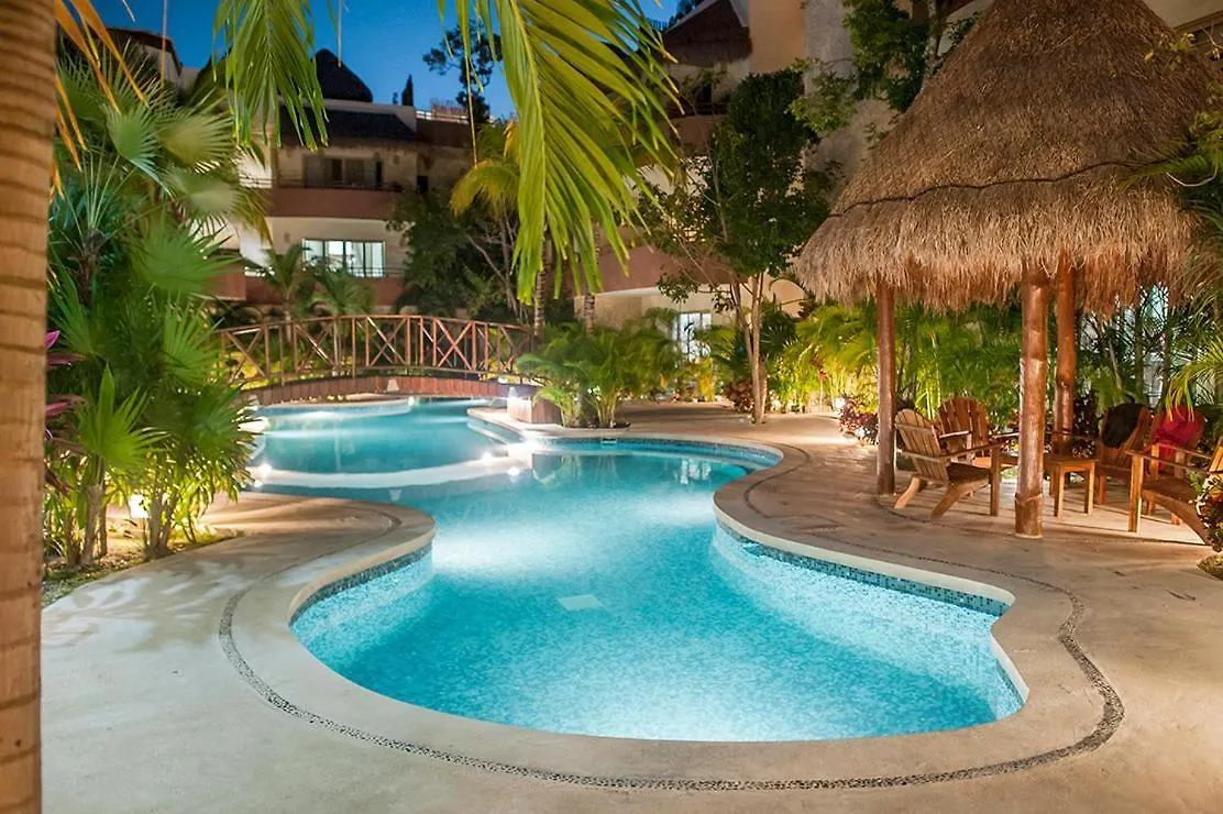 Apartment Penthouse With Private Rooftop Terrace, Hot Tub, And Community Pool Tulum
