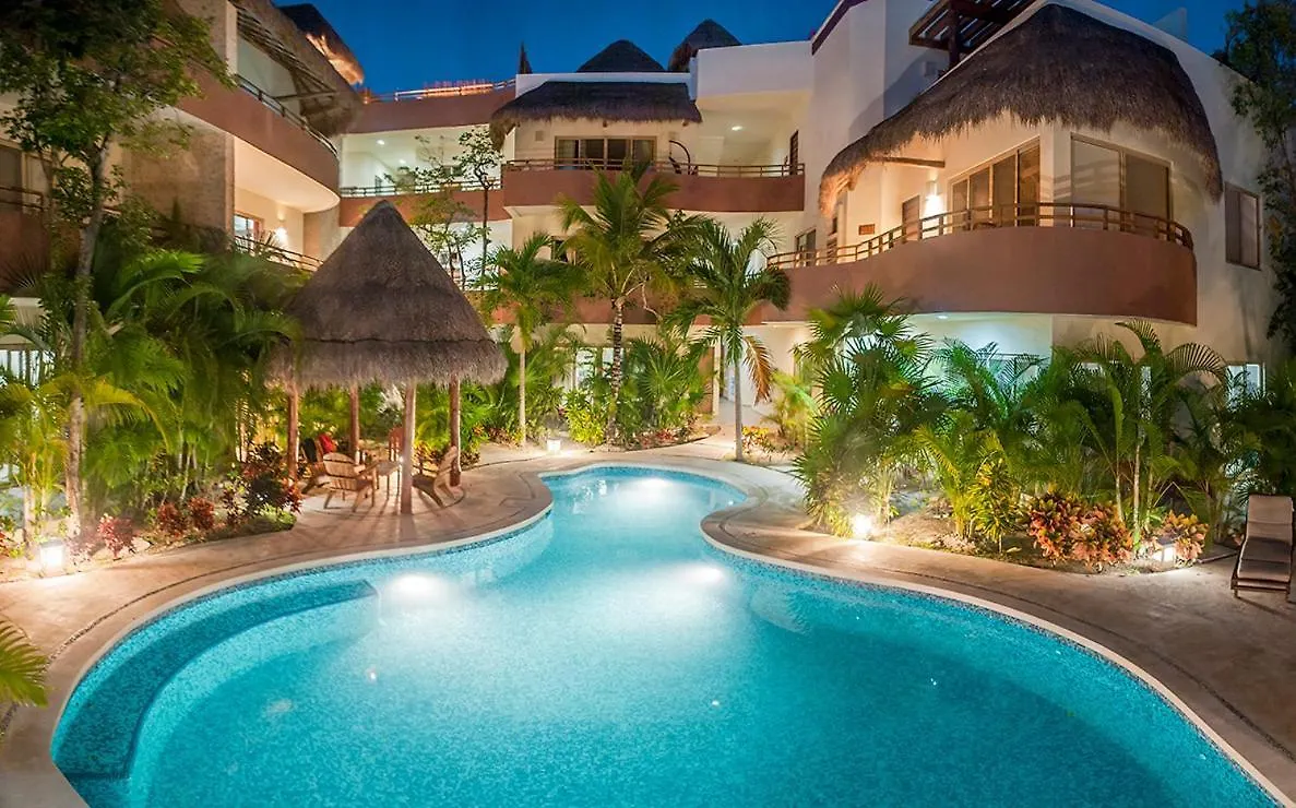 Penthouse With Private Rooftop Terrace, Hot Tub, And Community Pool 툴룸