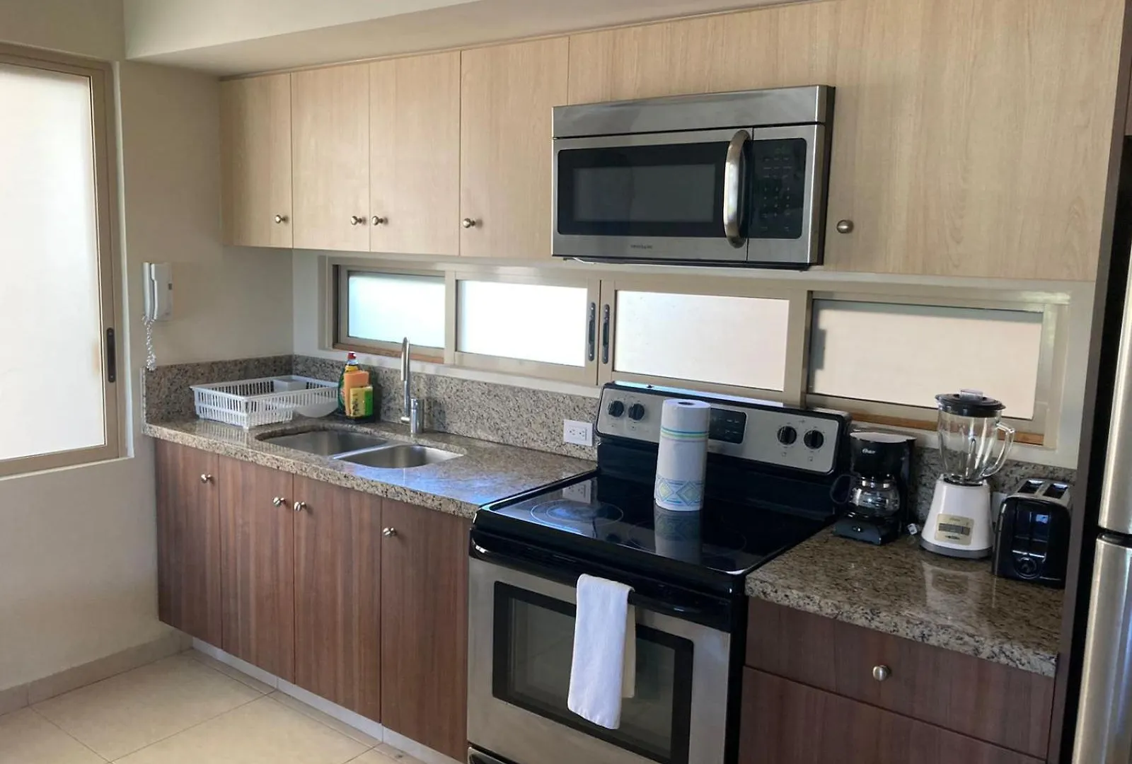Penthouse With Private Rooftop Terrace, Hot Tub, And Community Pool 툴룸 아파트